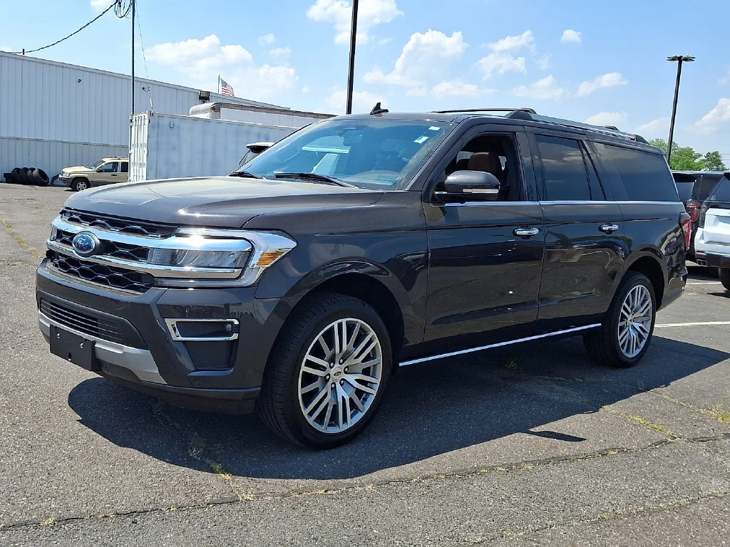Used 2024  Ford Limited image 6