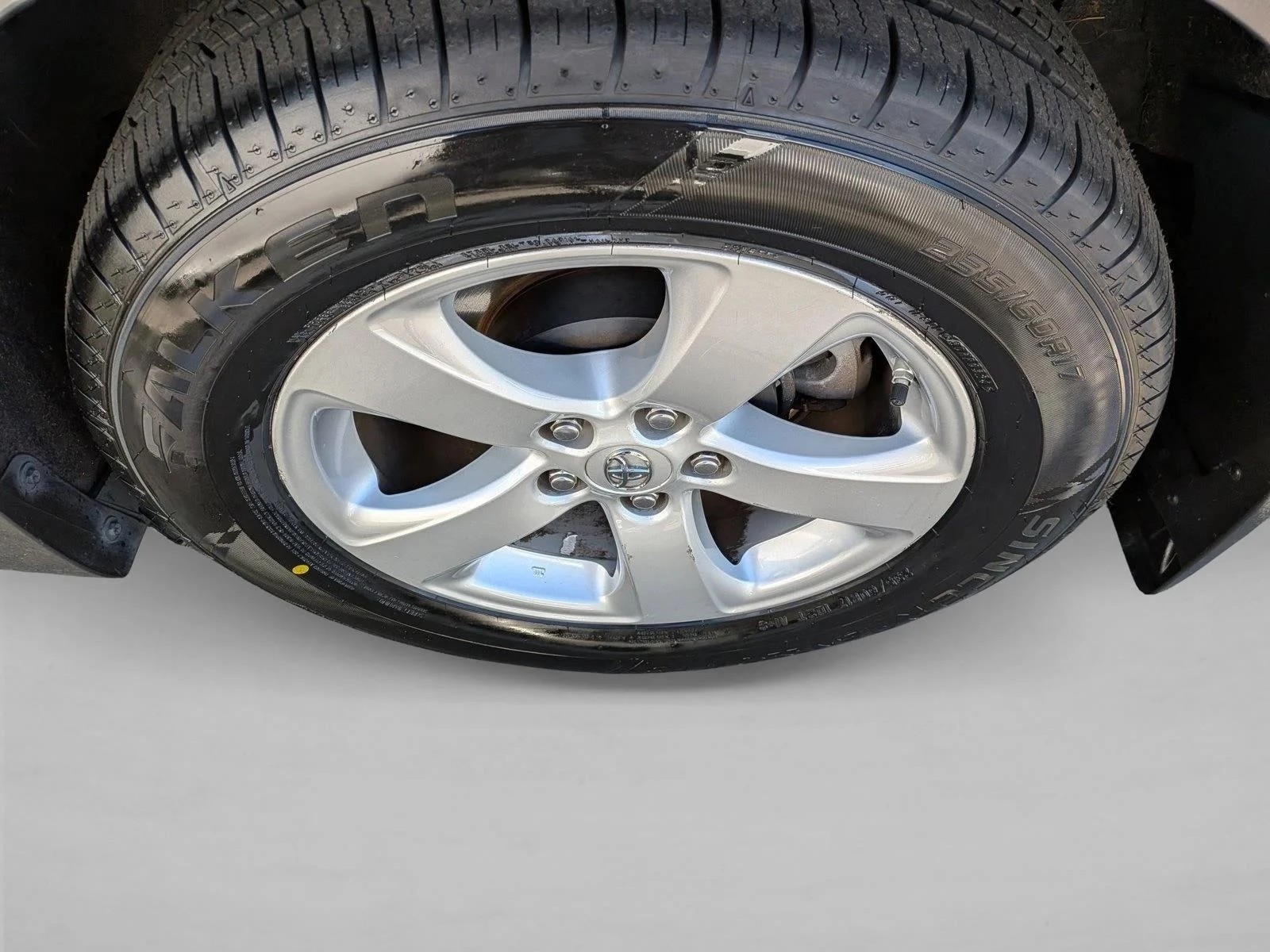 Used 2016 Predawn Gray Mica Toyota LE image 24