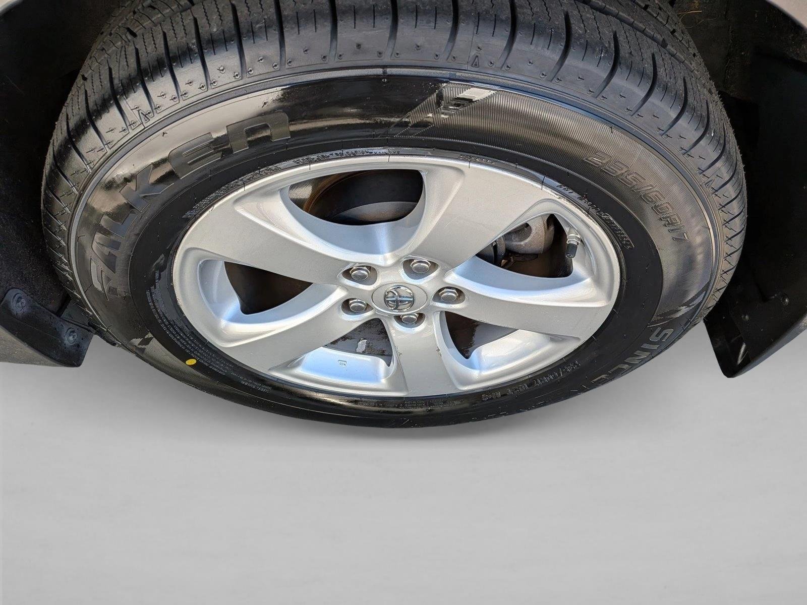 Used 2016 Predawn Gray Mica Toyota LE image 24