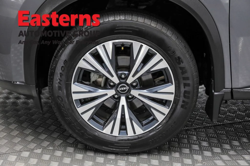 Used 2023 Gray Nissan SV image 32