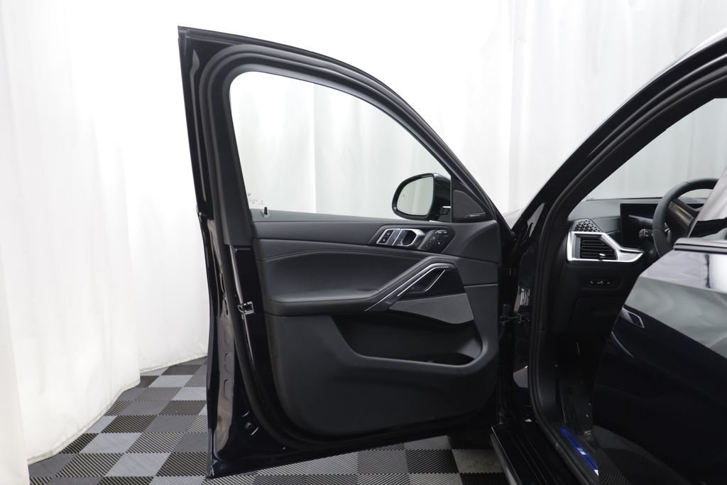New 2027 Carbon Black Metallic BMW xDrive40i image 5