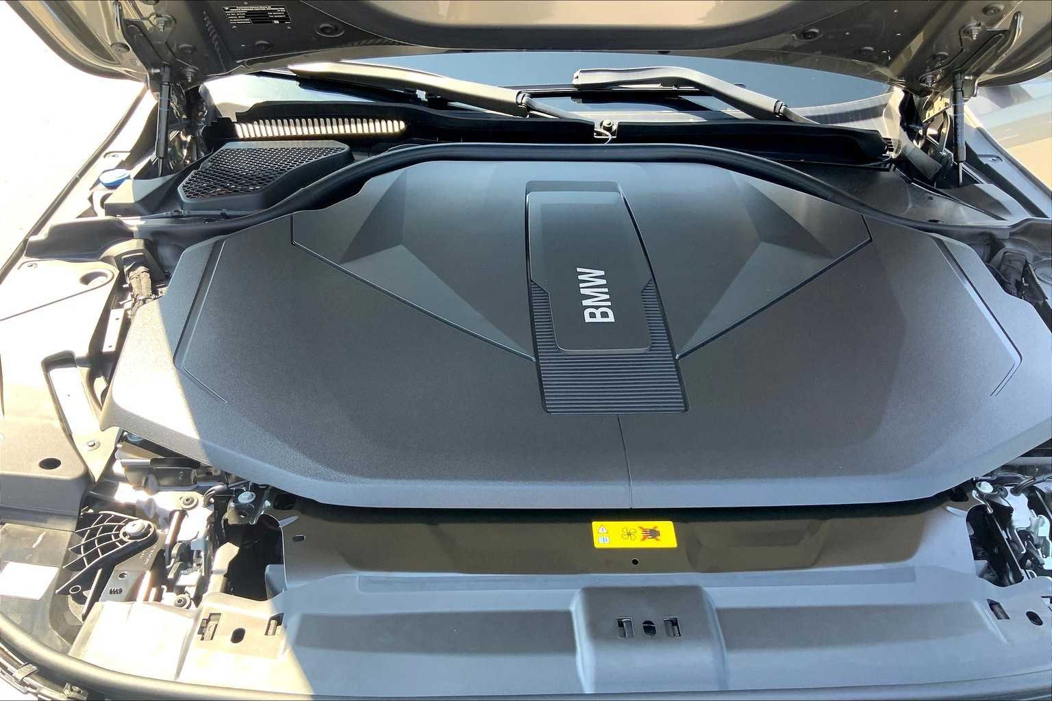 New 2026 Oxide Grey Metallic BMW eDrive40 image 16