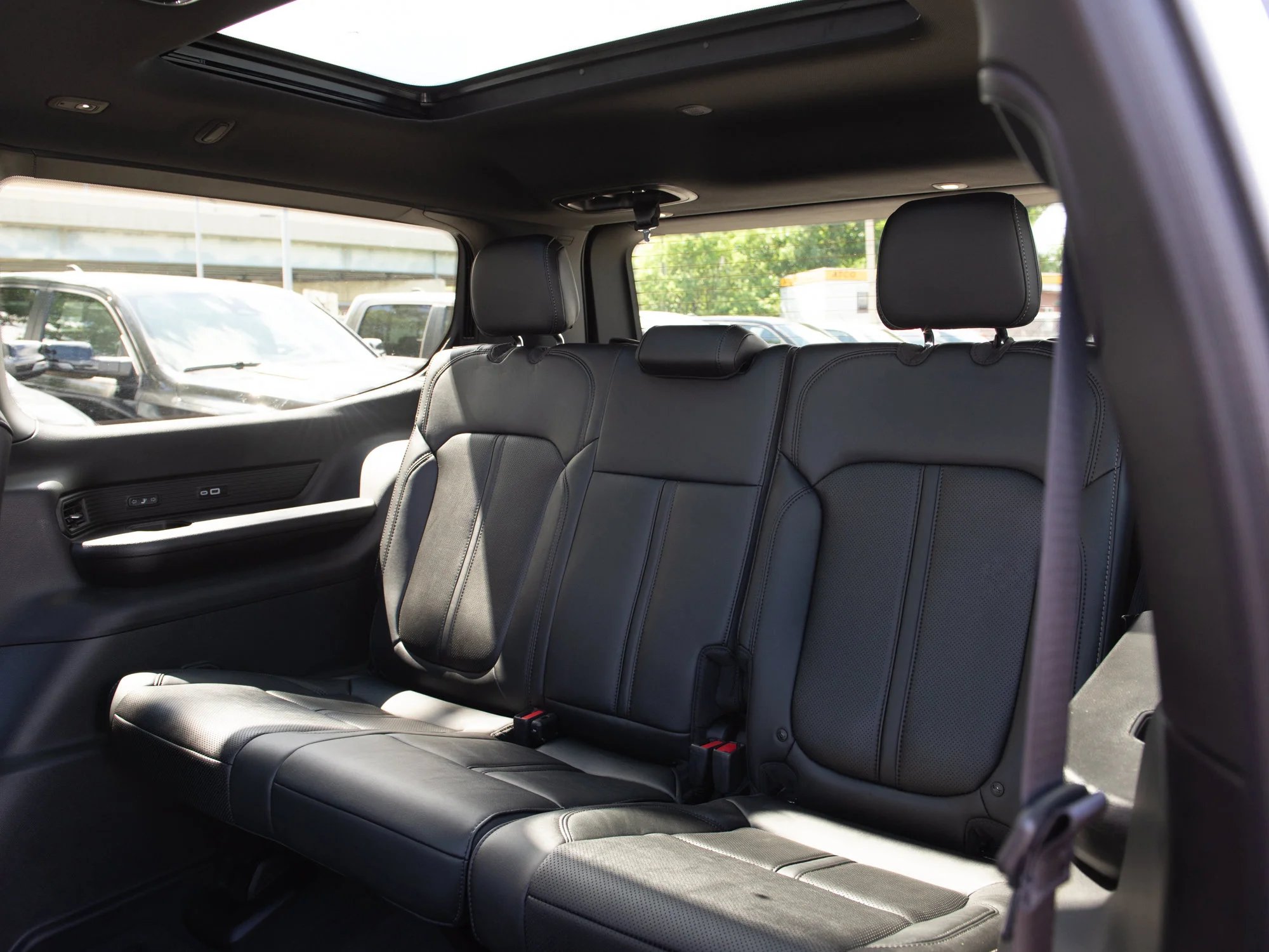 New 2026 White Jeep Limited Reserve* image 24