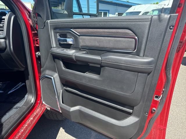 New 2026 Molten Red Pearl-Coat Exterior Paint RAM Laramie image 8