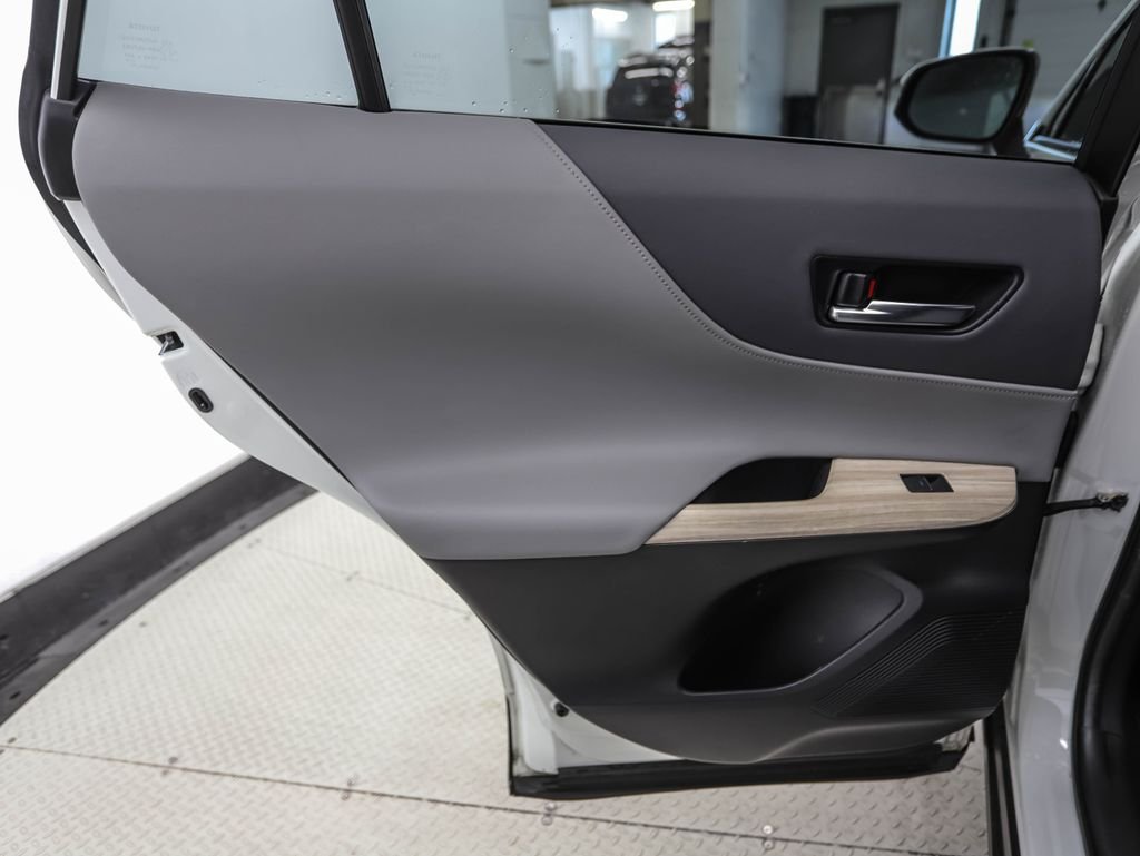 Used 2021 Blizzard Pearl Toyota XLE image 19