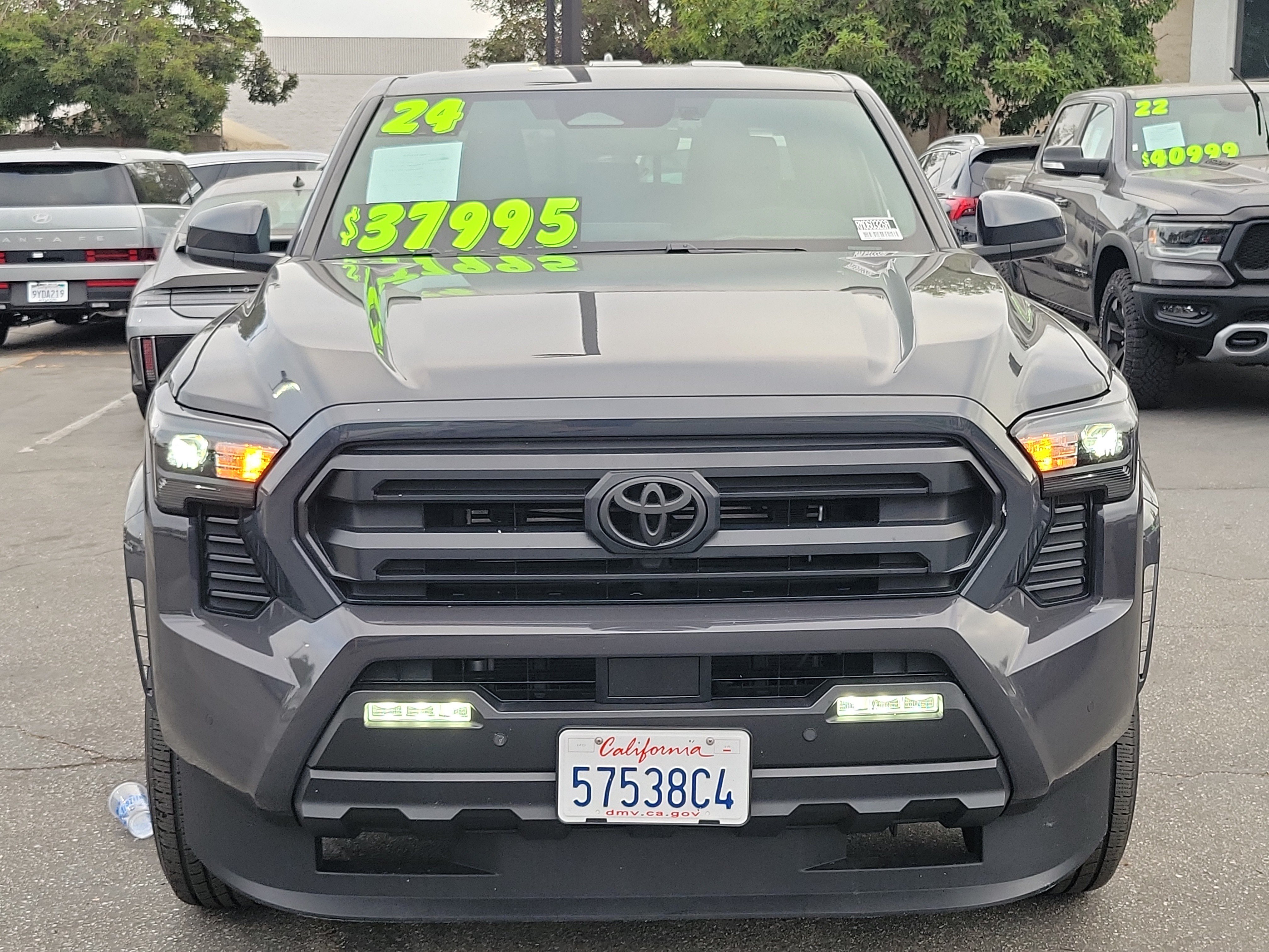 2024 Toyota Tacoma SR5 - Photo 6