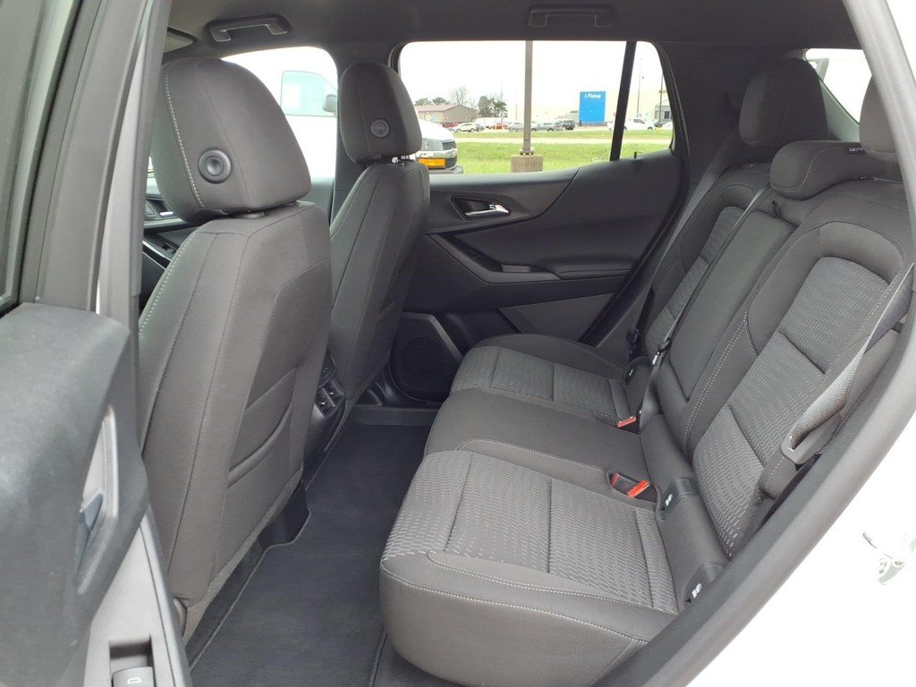 Used 2026  Chevrolet AWD 4dr LT w/2LT image 16
