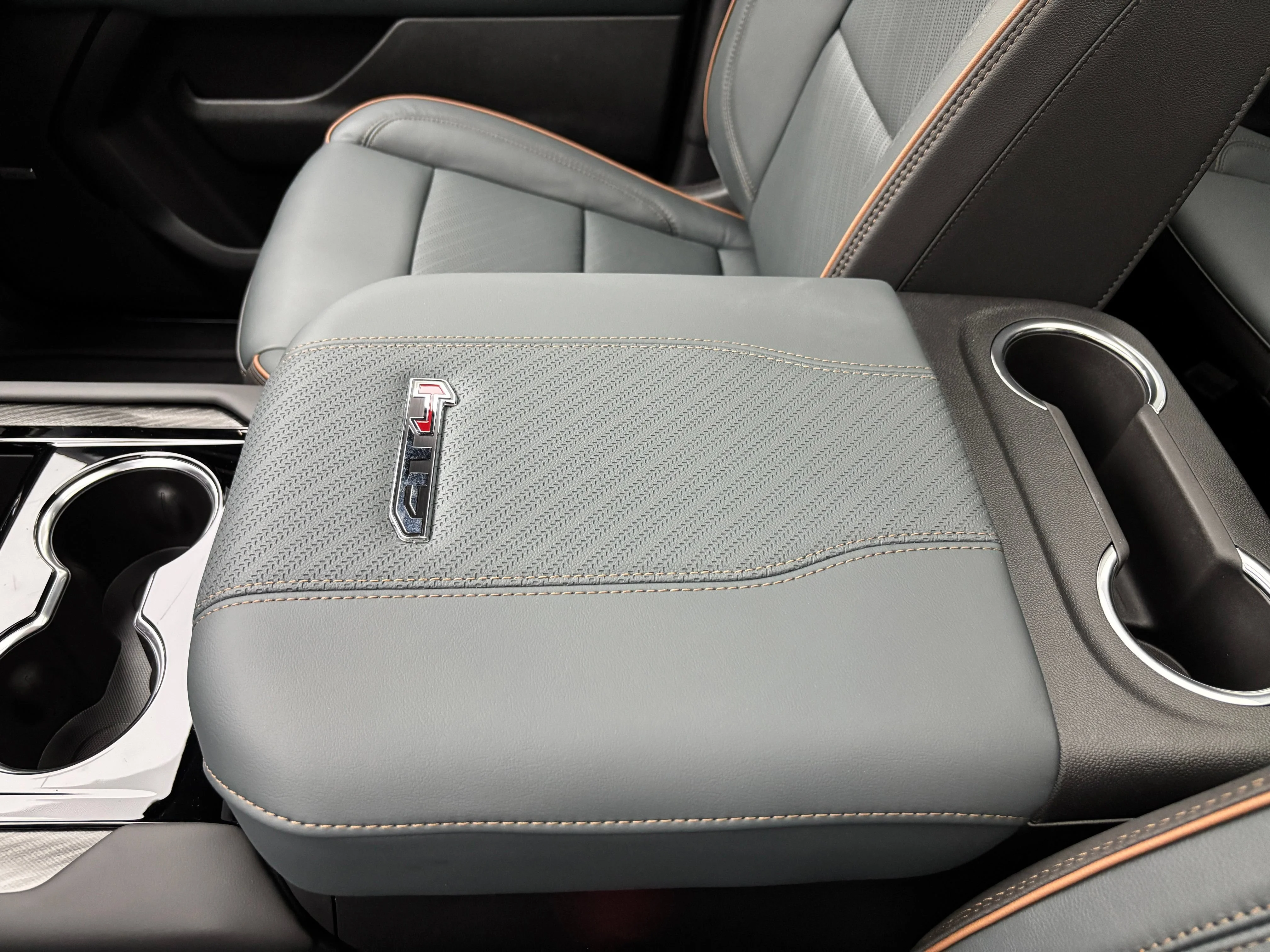 2026 GMC Yukon AT4 - Photo 35