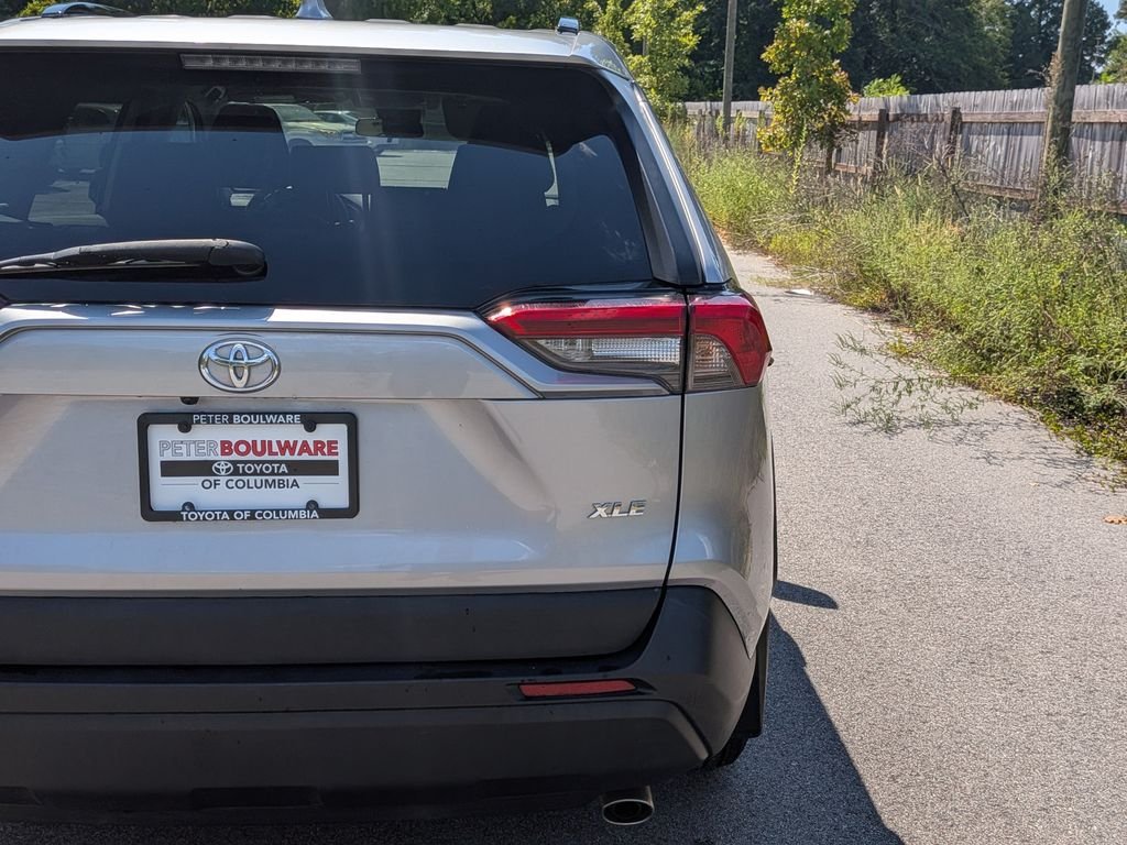 Used 2021 Silver Toyota XLE image 8