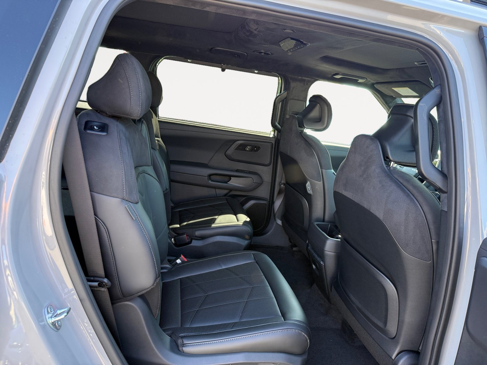 New 2027 Wolf Gray Kia X-Pro SX-Prestige image 18