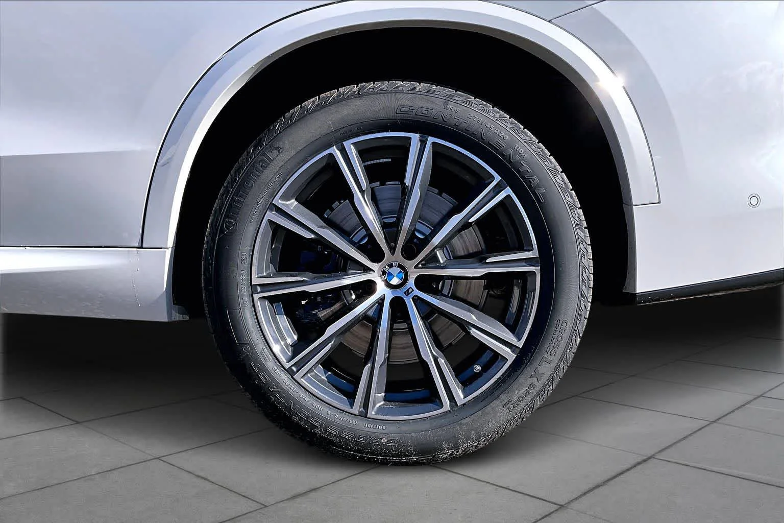 New 2026 Mineral White Metallic BMW M60i image 17
