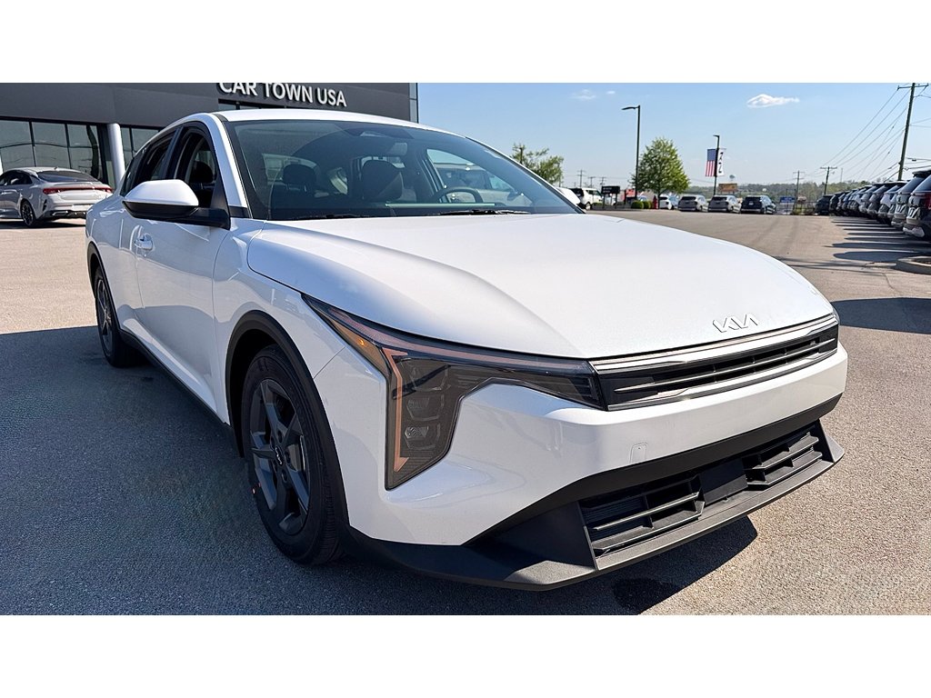 New 2026 Snow White Pearl Kia LXS image 2