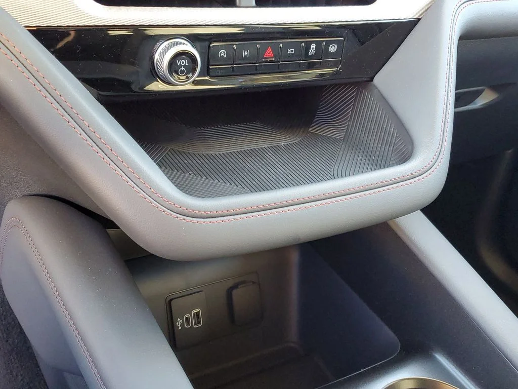 Used 2026 Vapor Blue Metallic Ford Active image 16