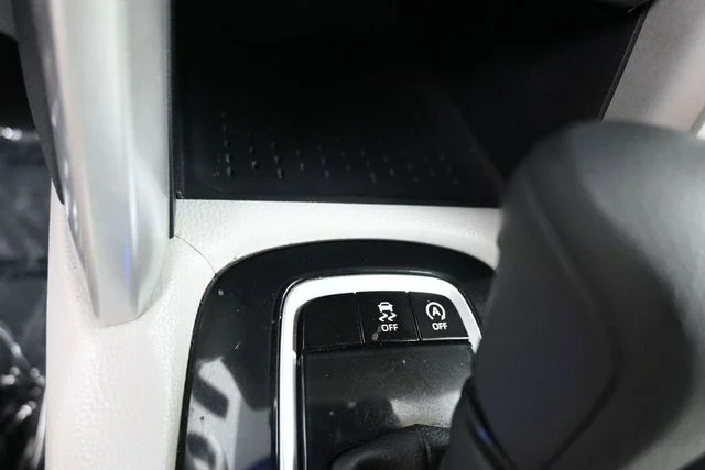 Used 2025 Blue Toyota L image 33
