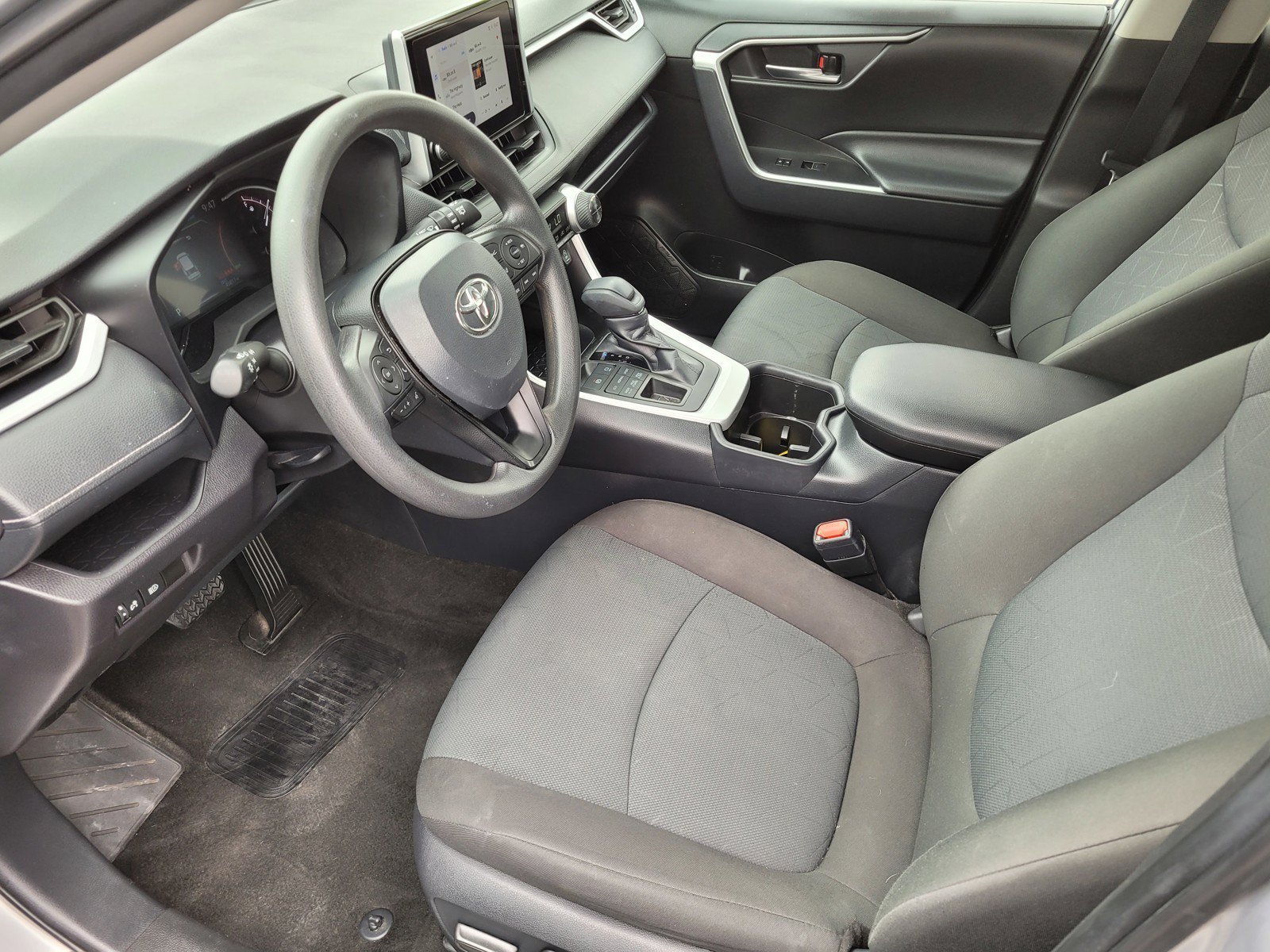 Certified Used 2025 Silver Toyota XLE image 16