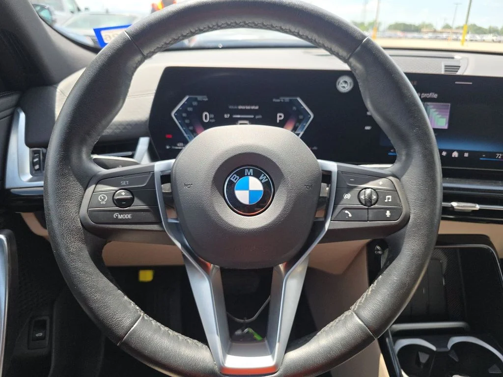 Used 2025 White BMW xDrive28i image 5