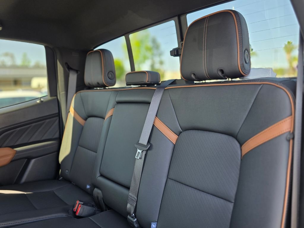 2025 GMC Canyon AT4 - Photo 15