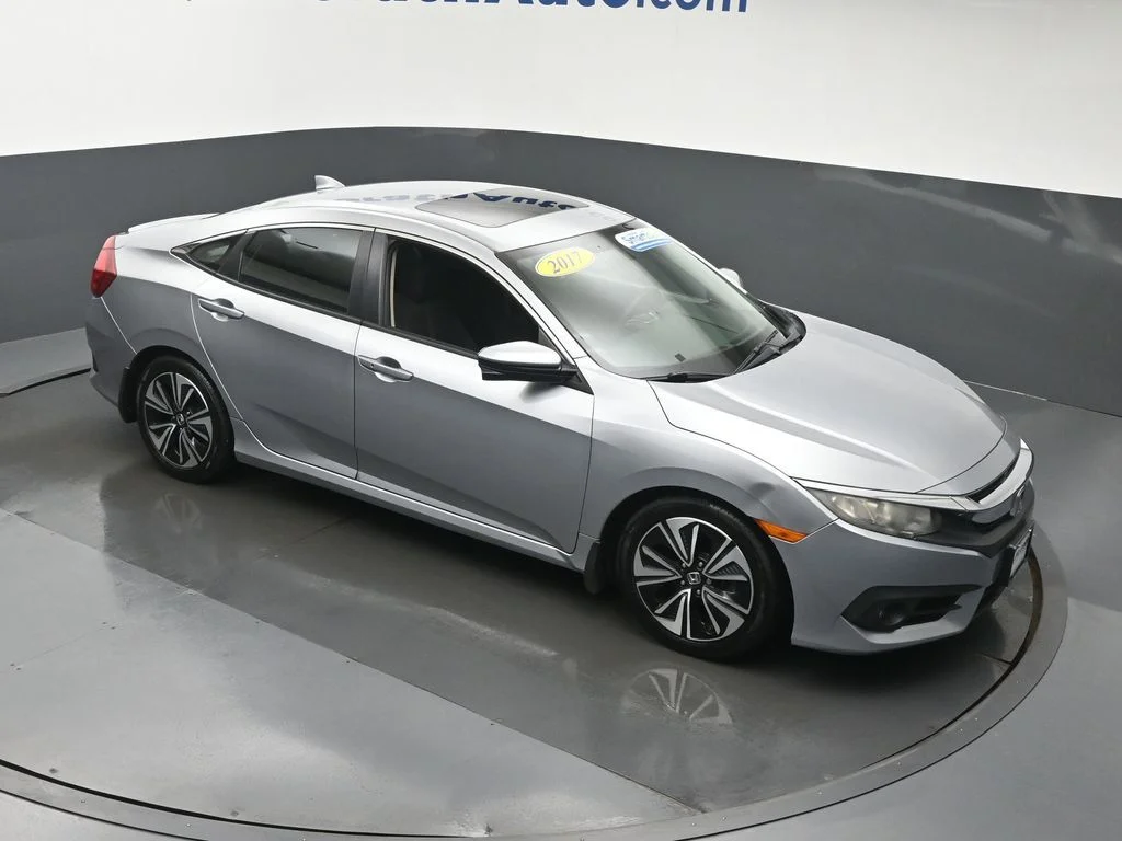 Used 2016 Silver Honda EX-T image 3
