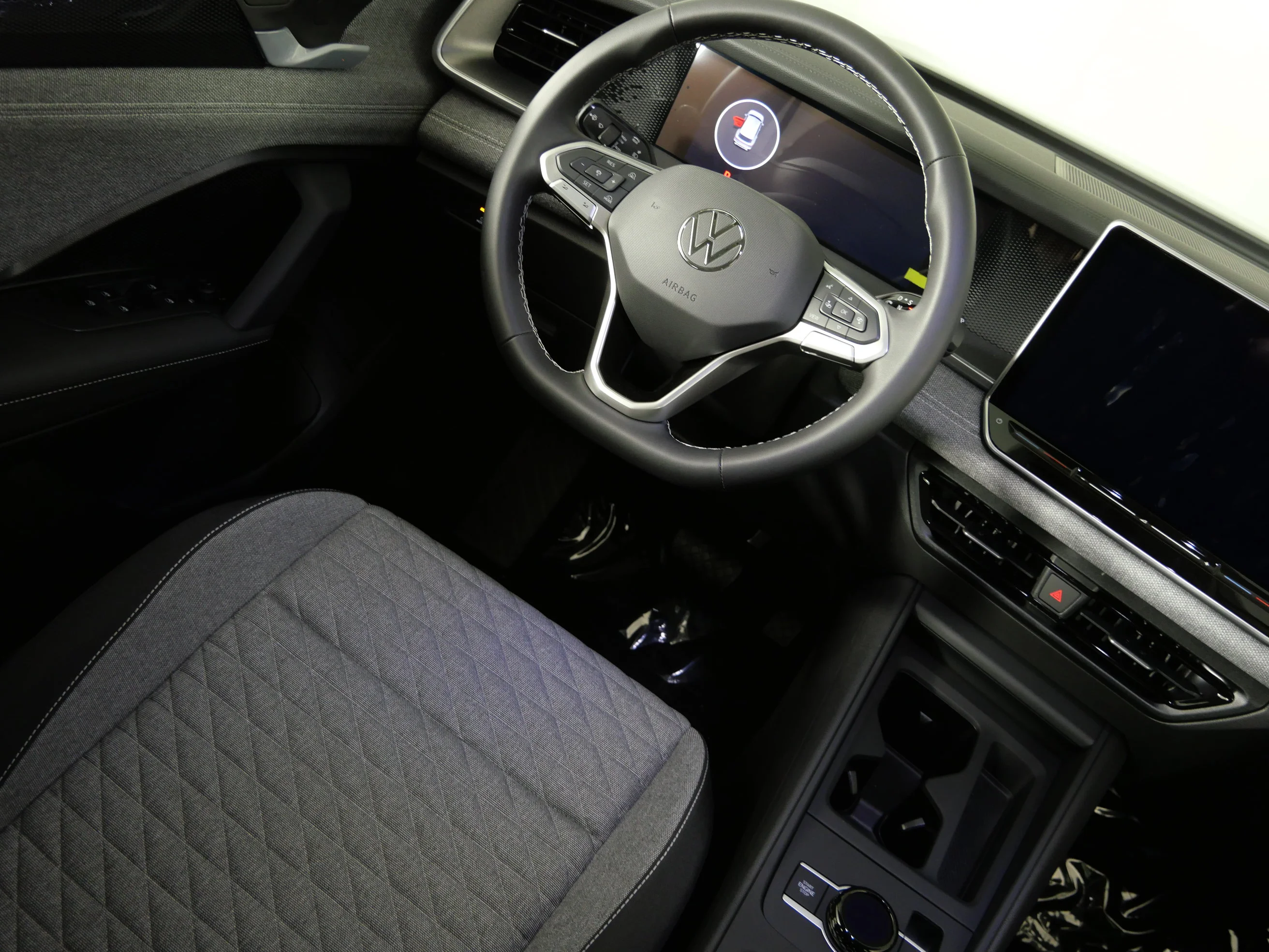 New 2026 Deep Black Pearl Volkswagen S image 9