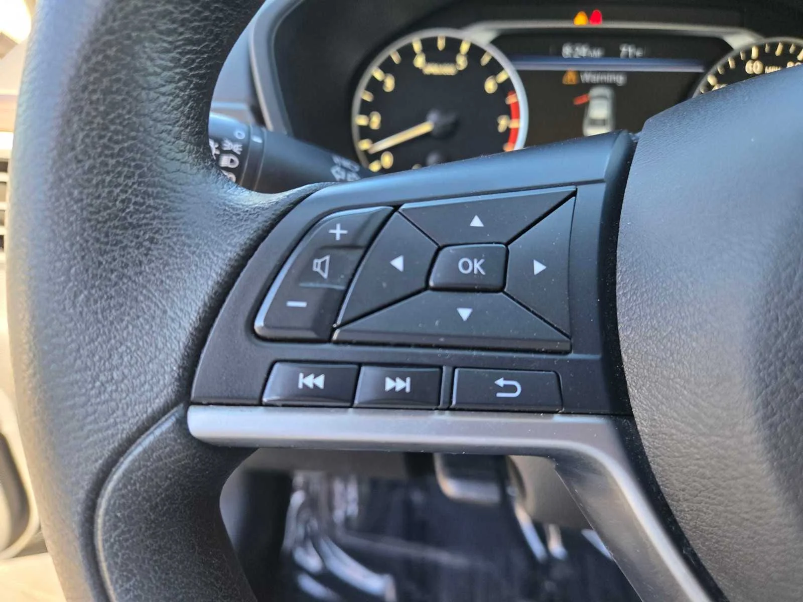 Used 2024  Nissan 2.5 SV image 25