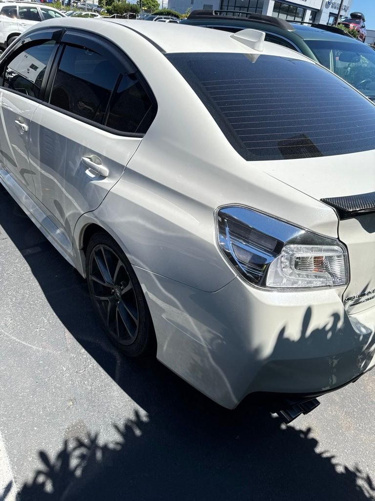 Used 2018 Crystal White Pearl Subaru Limited image 6
