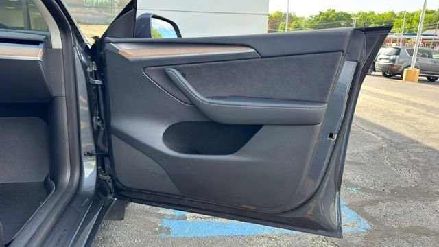 Used 2023 Midnight Silver Metallic Tesla Long Range image 22