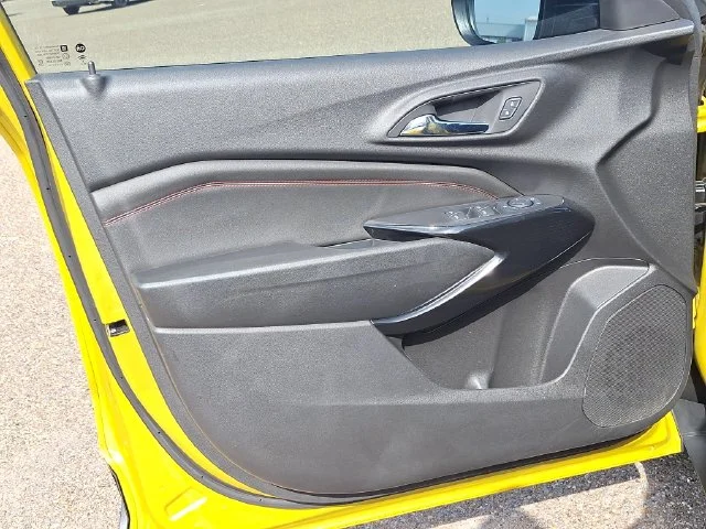 Used 2025 Yellow Chevrolet 2RS image 10