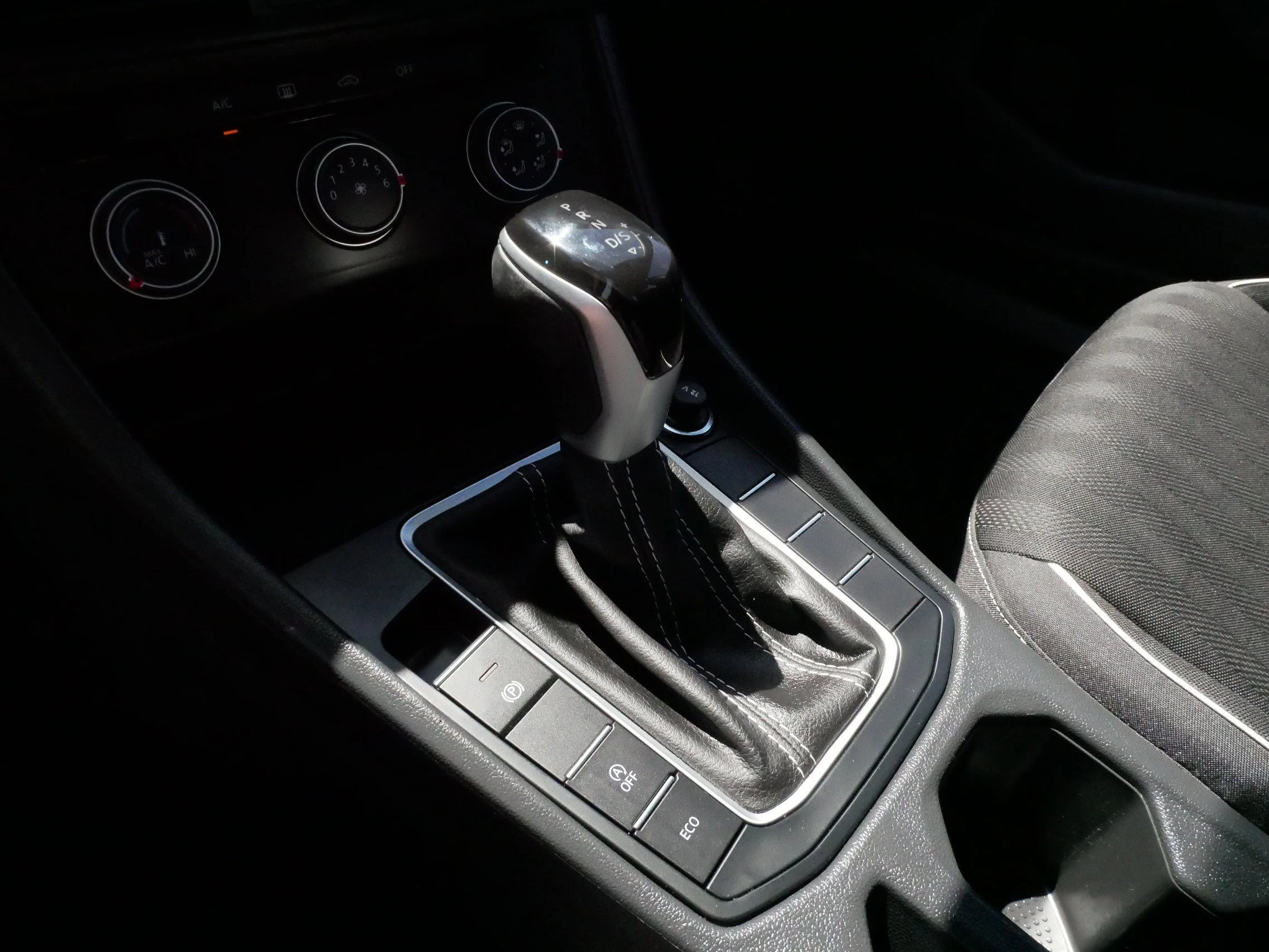 Certified Used 2023 Platinum Gray Metallic Volkswagen Sport image 24