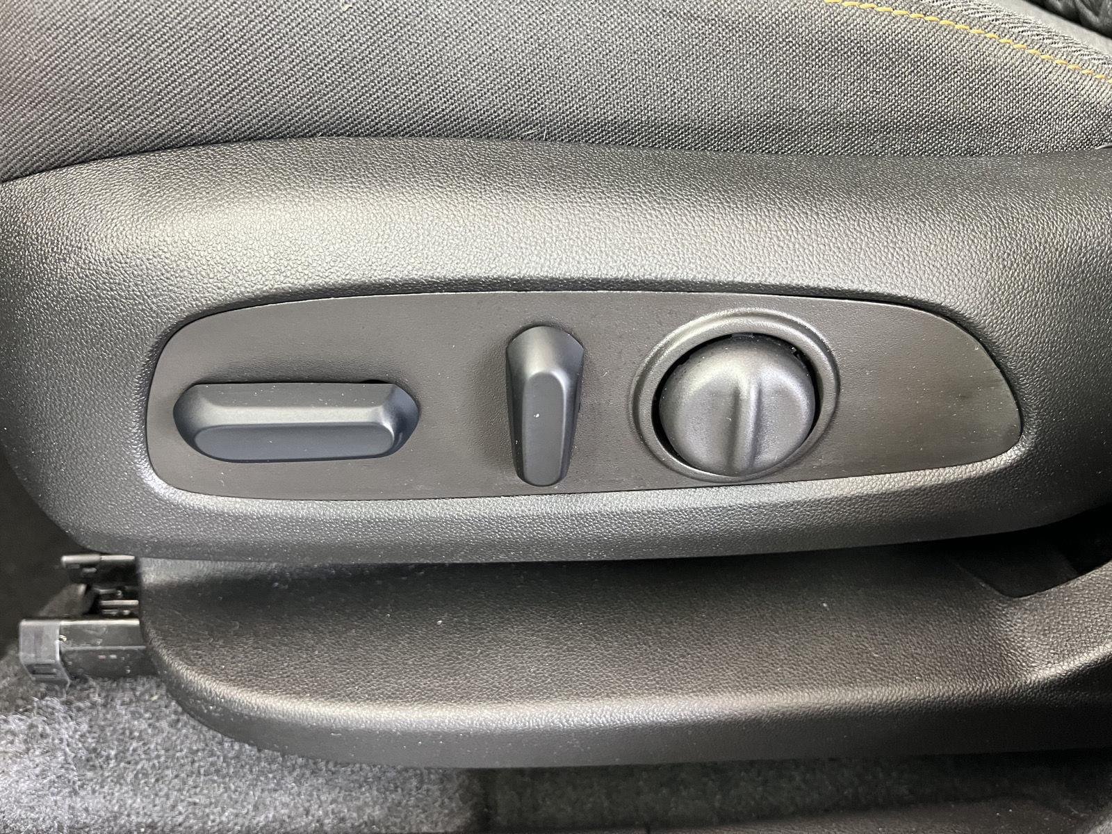 Used 2024  Chevrolet  image 5