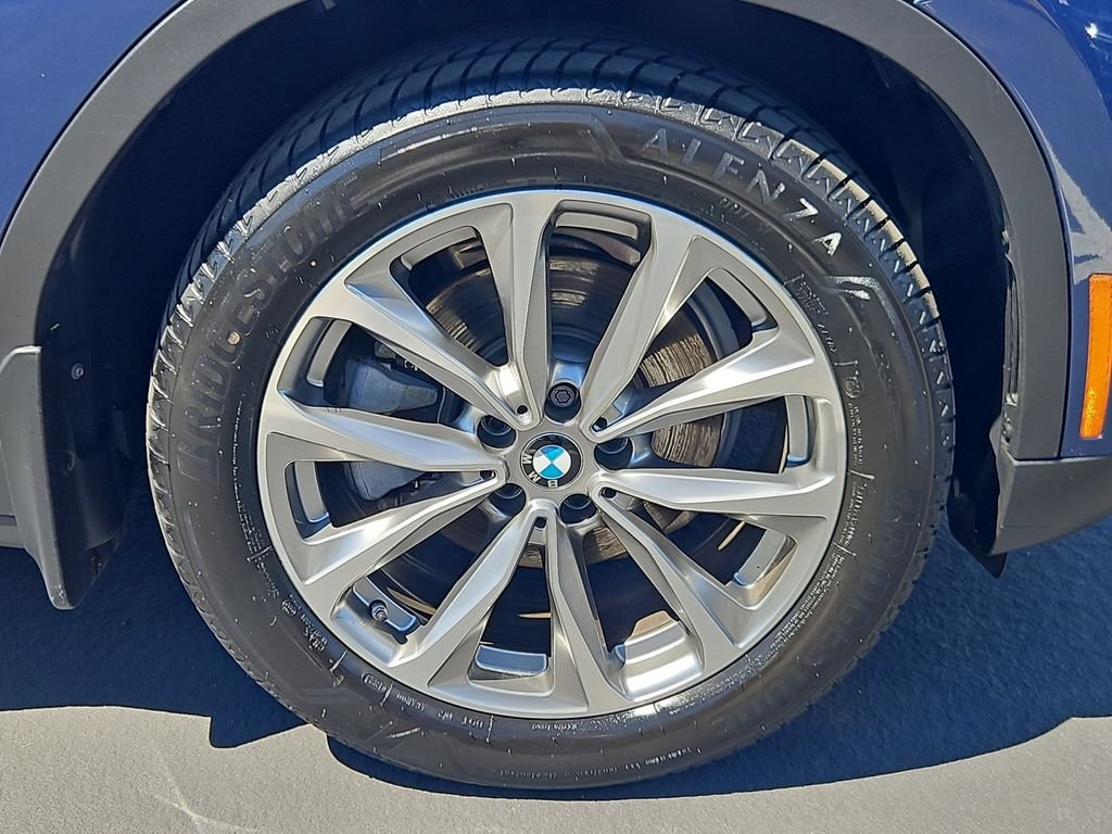 Used 2019 Phytonic Blue Metallic BMW xDrive30i image 30