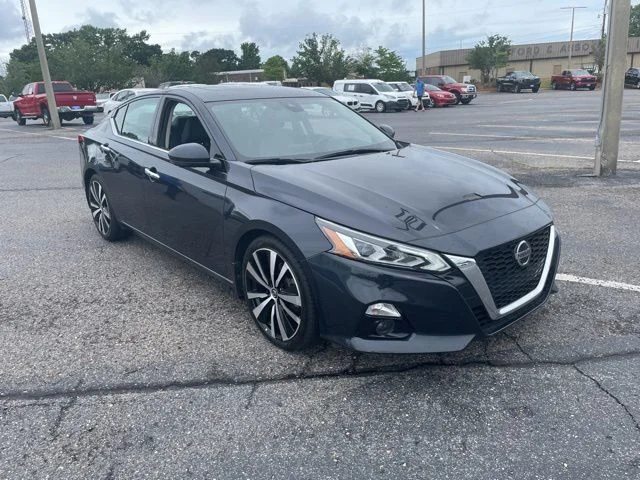 2019 Nissan Altima 2.5 Platinum's photo