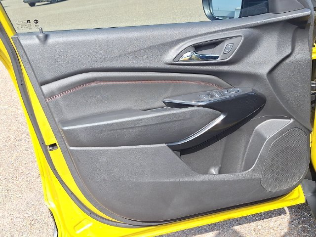 Used 2025 Yellow Chevrolet 2RS image 10
