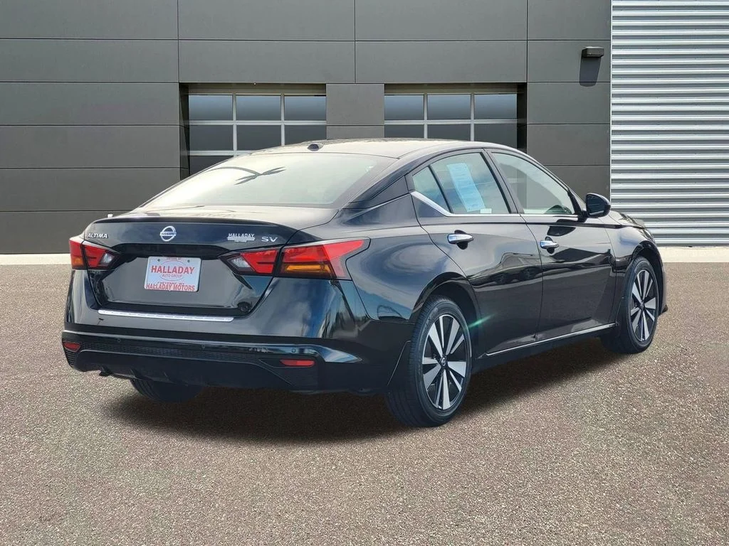 Certified Used 2022 Super Black Nissan 2.5 SV image 3
