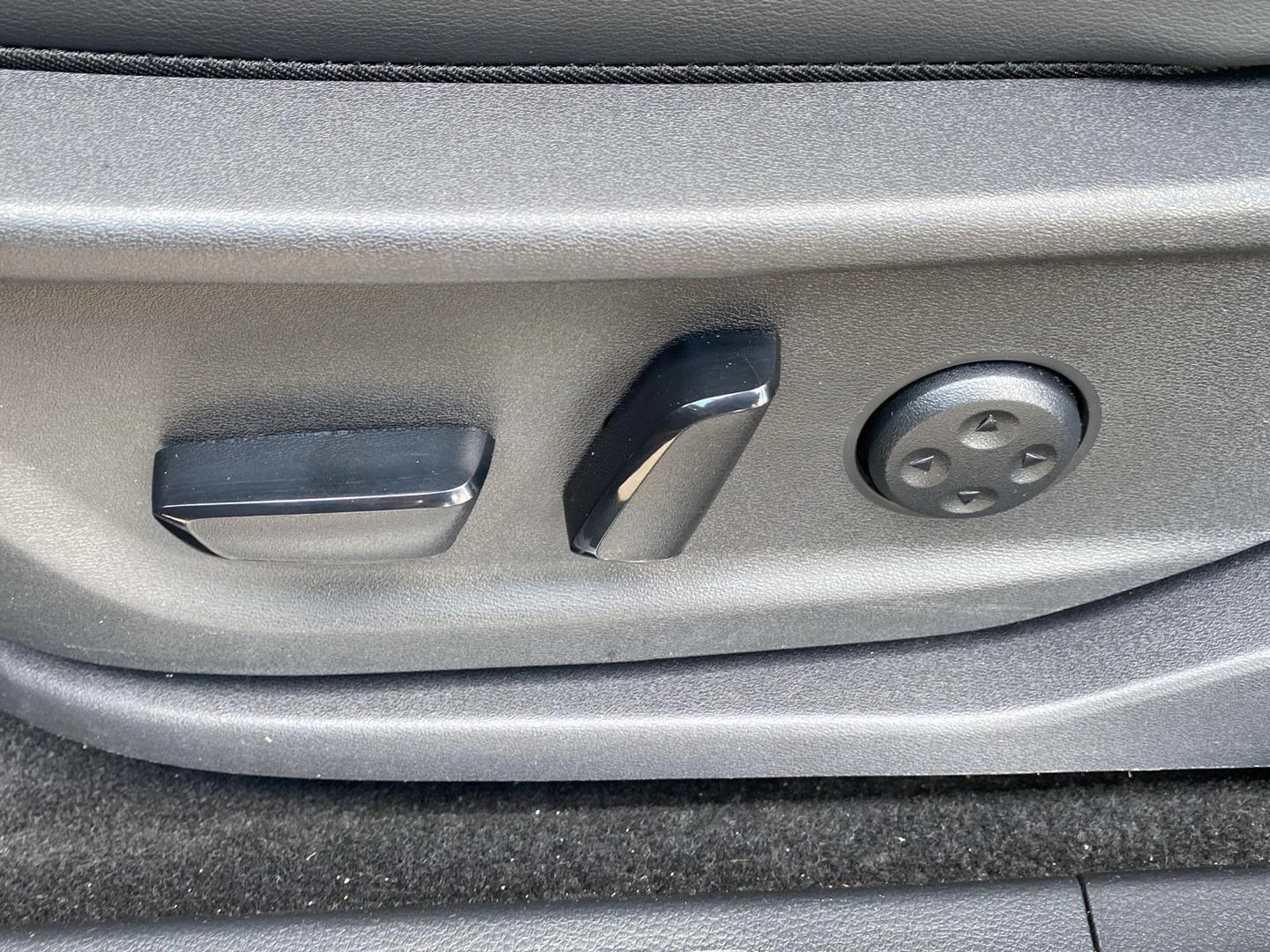 Used 2024 Gun Metallic Nissan ENGAGE image 23