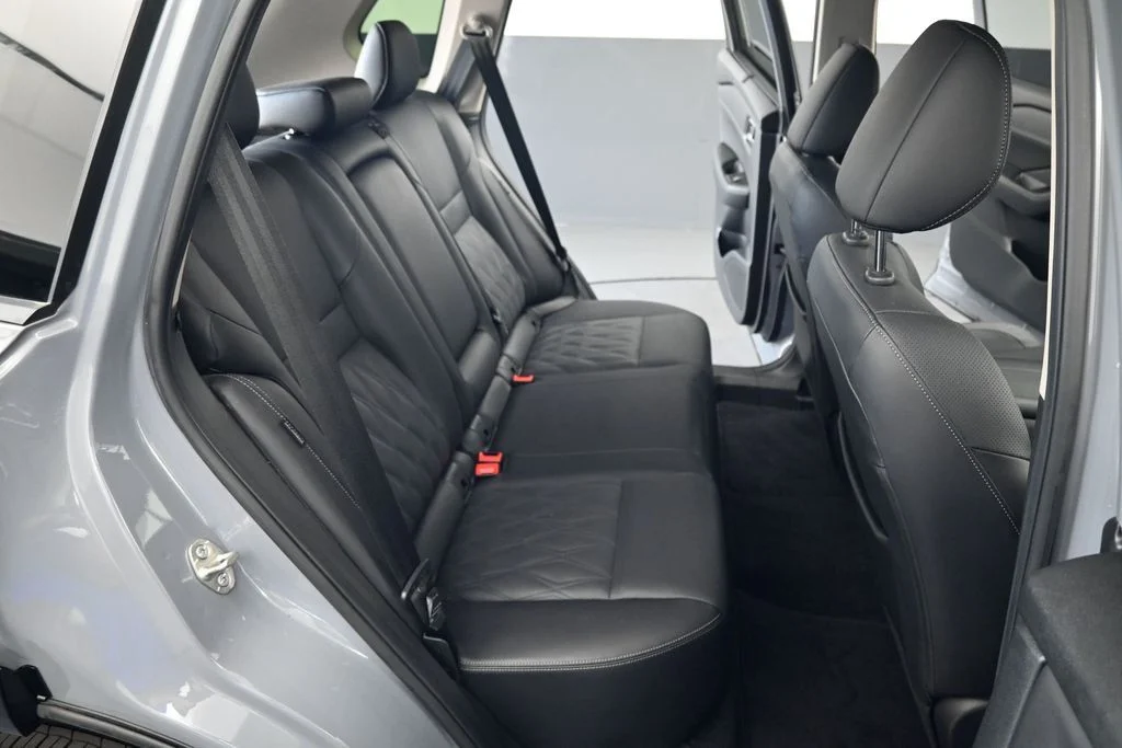 Used 2024 Gray Nissan Platinum image 30