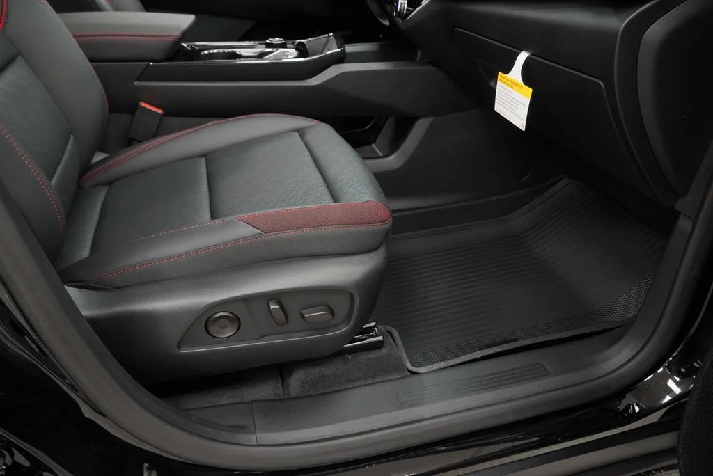 New 2027 Mosaic Black Metallic Chevrolet RS image 31
