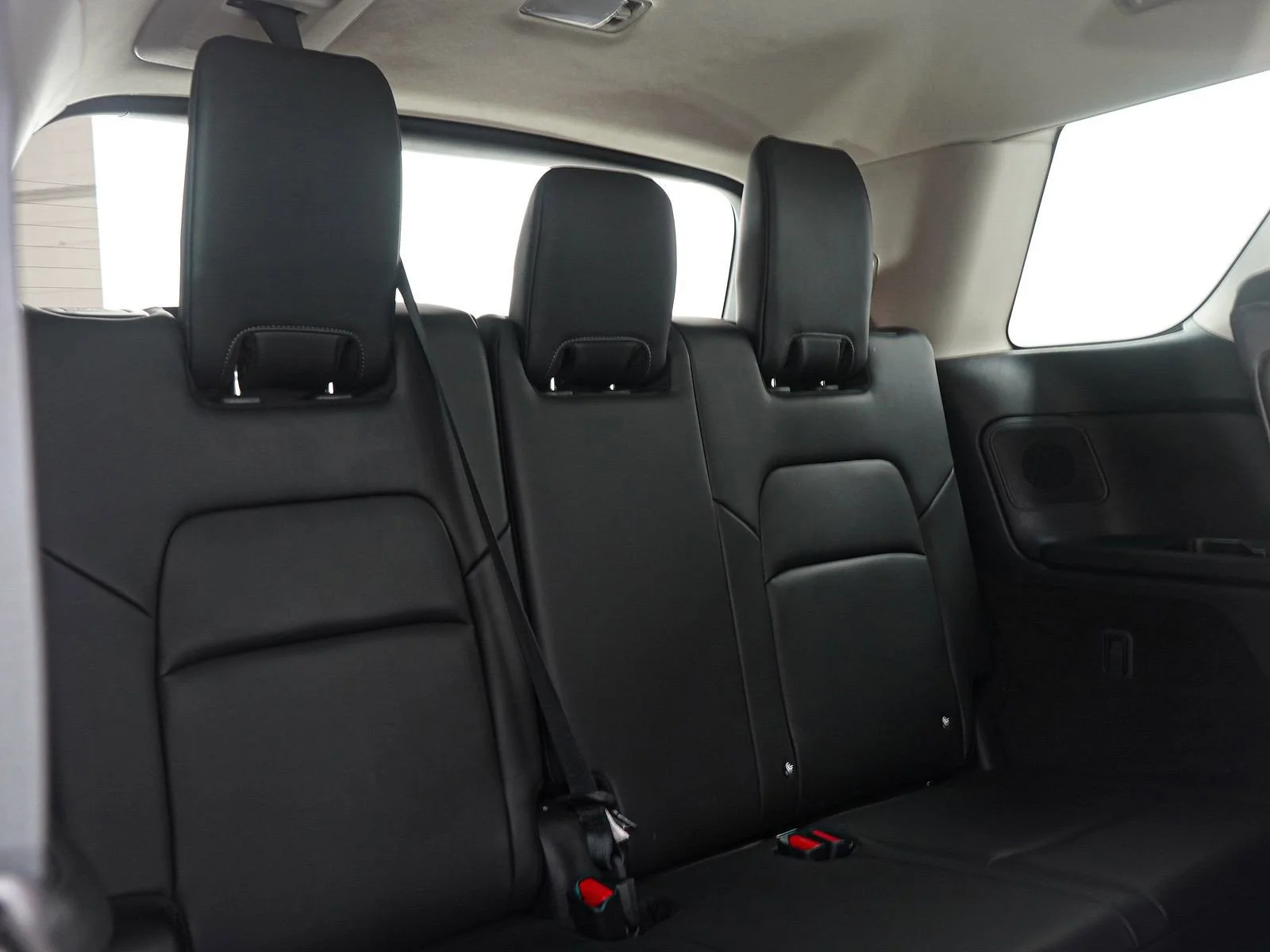 Used 2024 Scarlet Ember Nissan Platinum image 13