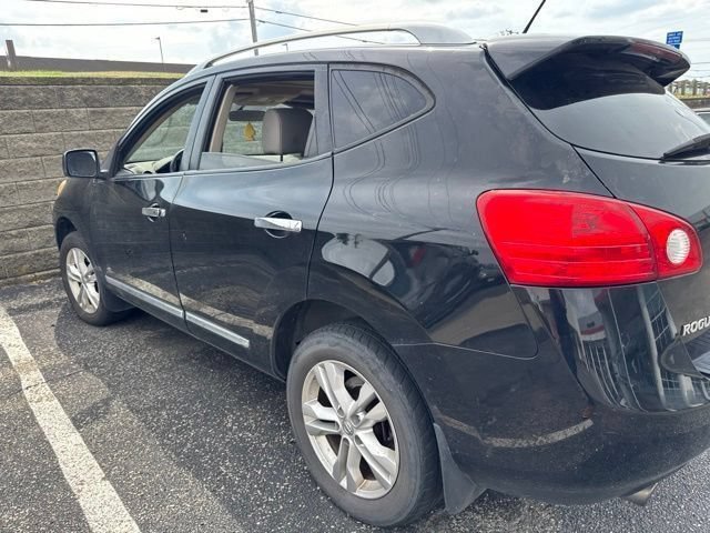 Used 2013 Super Black Nissan SV image 9