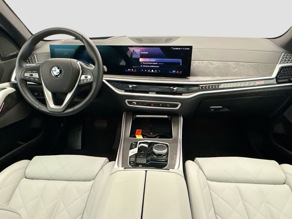 Certified Used 2026 Alpine White BMW xDrive40i image 13