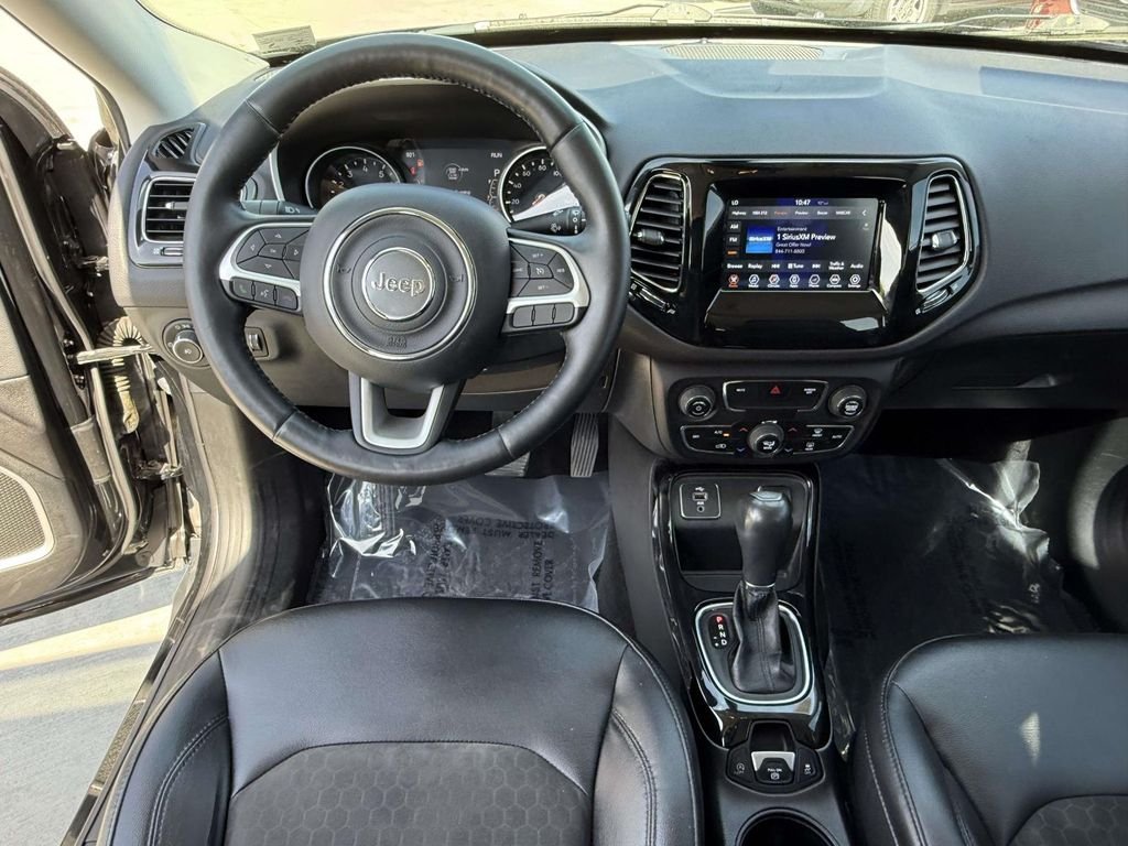 Used 2018 Black Jeep Latitude image 16