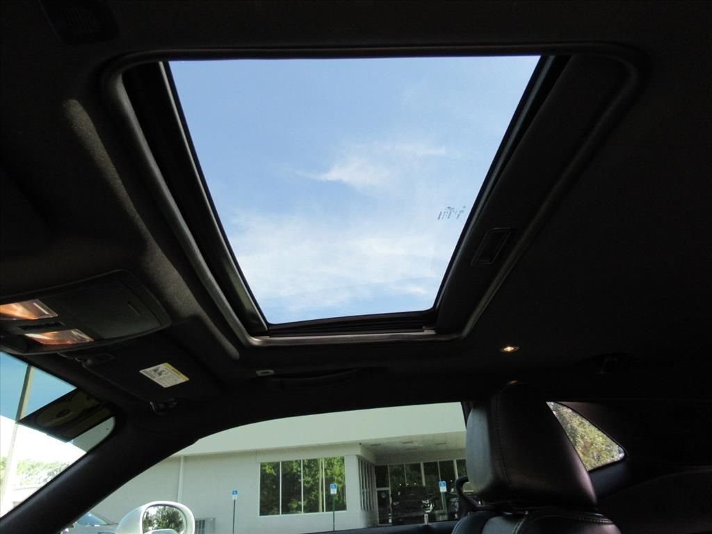 Used 2018 White Dodge R/T image 17