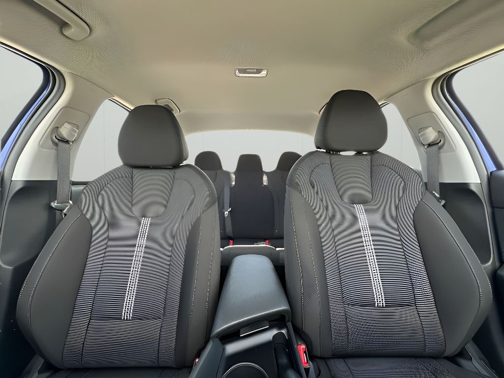 2025 Hyundai Elantra SE - Photo 15