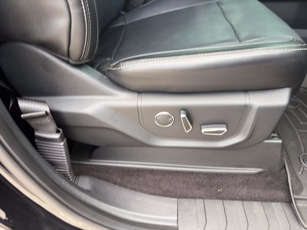 Used 2017 Black Ford Lariat image 33