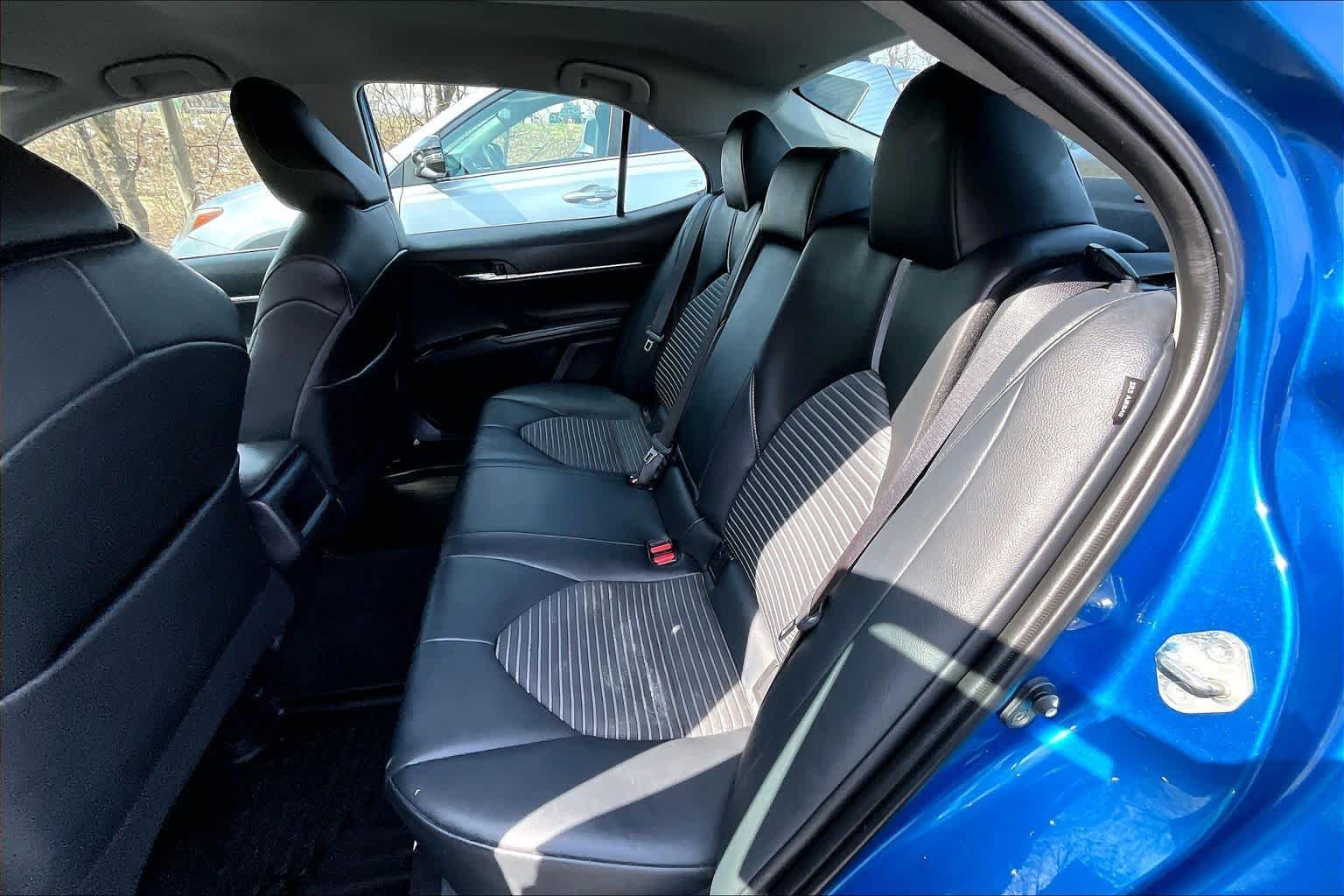 Used 2020 Blue Streak Metallic Toyota SE image 19