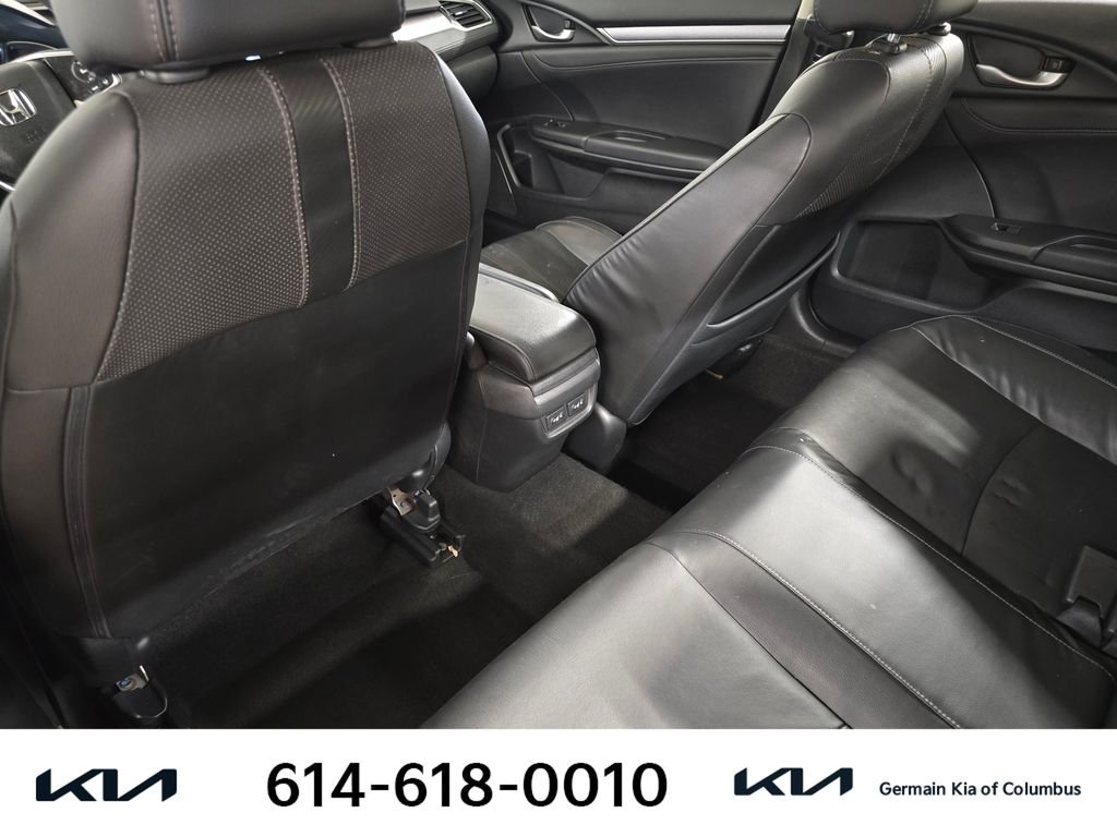 Used 2016  Honda Touring image 19
