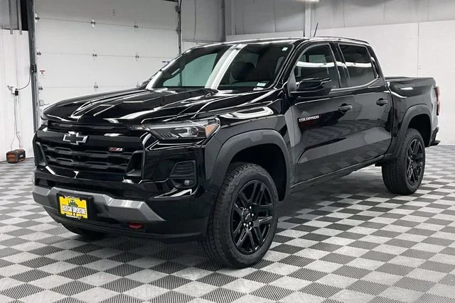 Used 2024 Black Chevrolet Z71 image 11