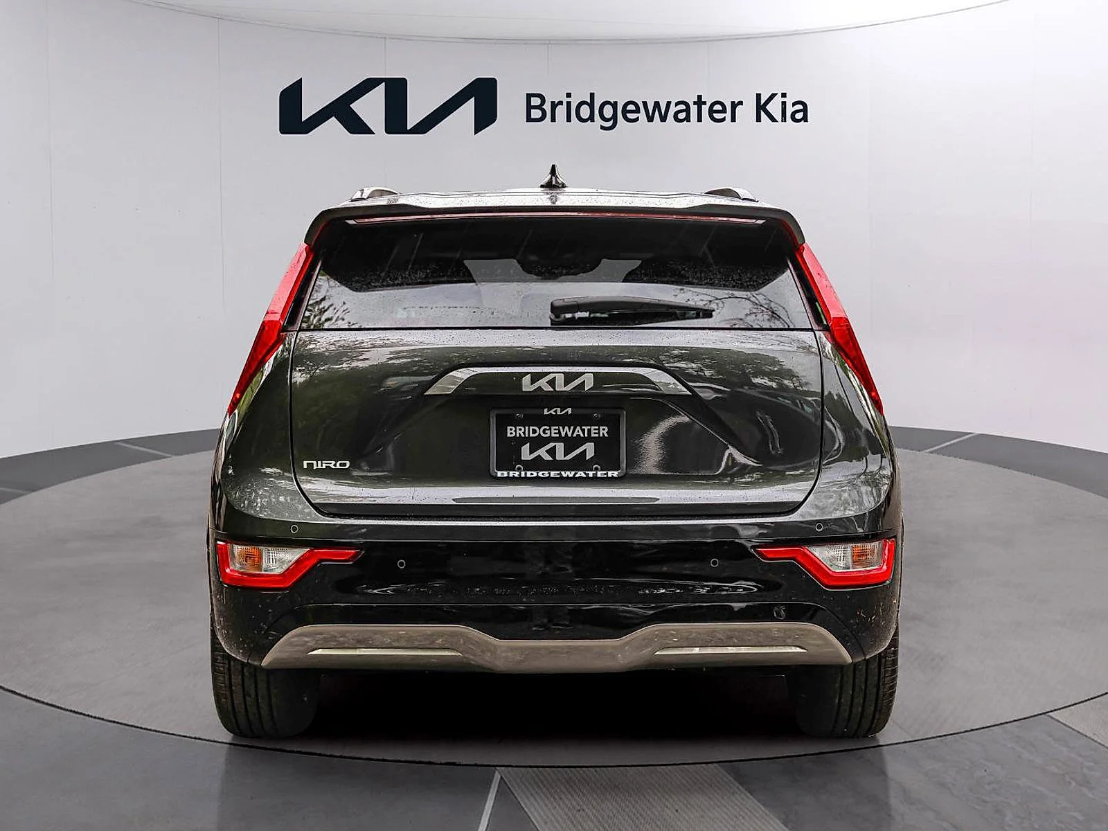 Certified Used 2025 Interstellar Gray Kia Wind image 5