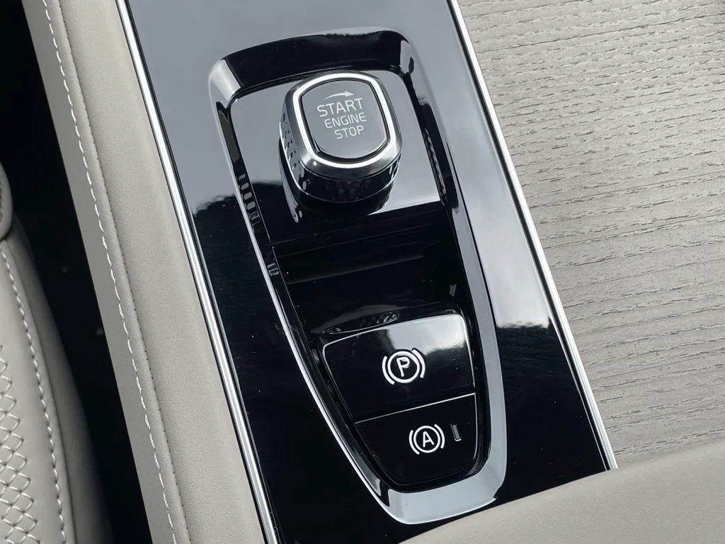 New 2026 Crystal White Pearl Volvo Plus image 21
