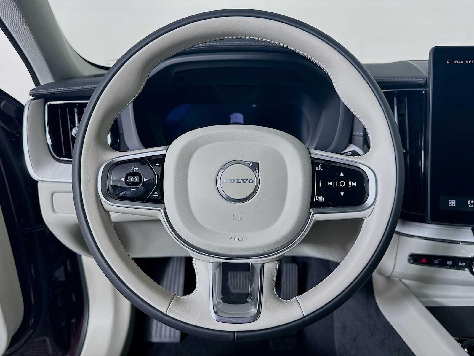New 2026 Mulberry Red Volvo Ultra image 11