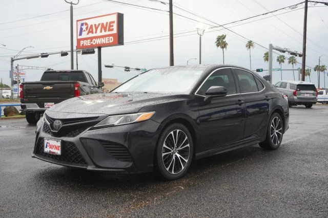 Used 2019  Toyota LE image 1
